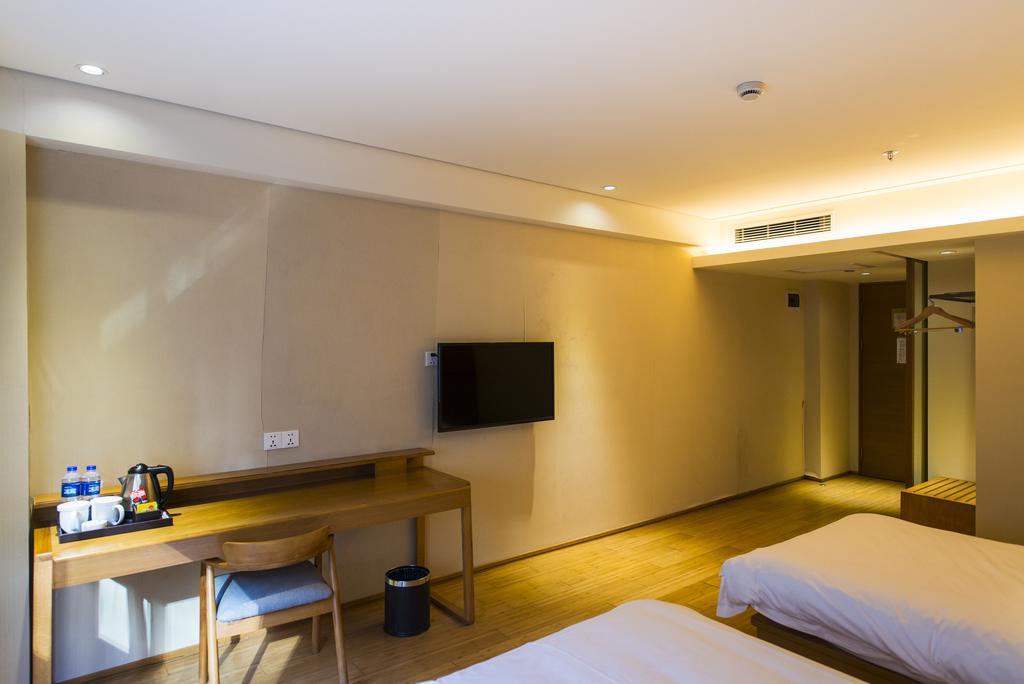 JI Hotel Shanghai Lujiazui Bagian luar foto